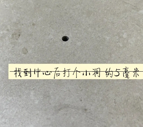 海拉尔瓷砖空鼓维修公司专业解答在瓷砖铺贴过程中，如果砂料搅拌不均匀，将会带来以下问题